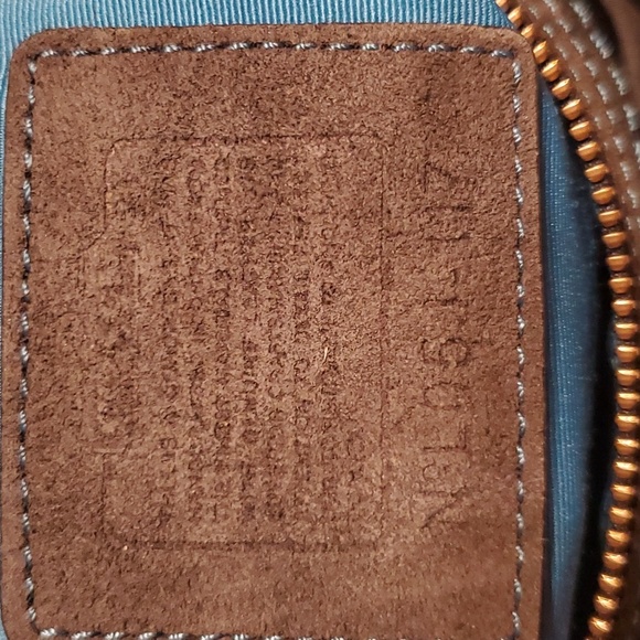 Coach: black moon-shaped bag. - Picture 10 of 16